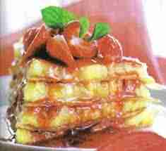 Gâteau de crêpes : Coulis de fraises